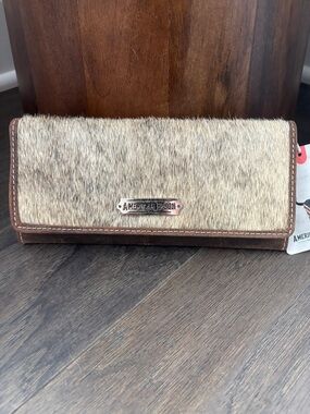 American Bison Hair on Hide,Genuine Leather,5 card,1 ID,checks,2 zip,snap top